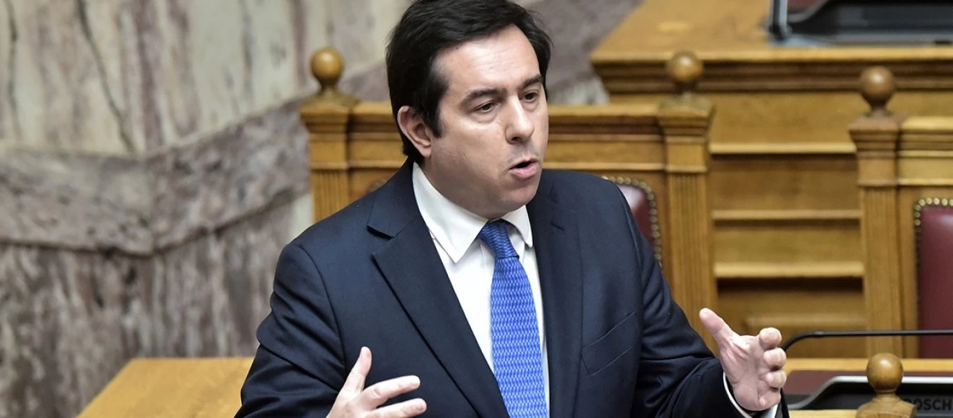 Ν.Μηταράκης: Επίσκεψη χθες τη νύχτα στο ΚΥΤ στο Καρέ Τεπέ